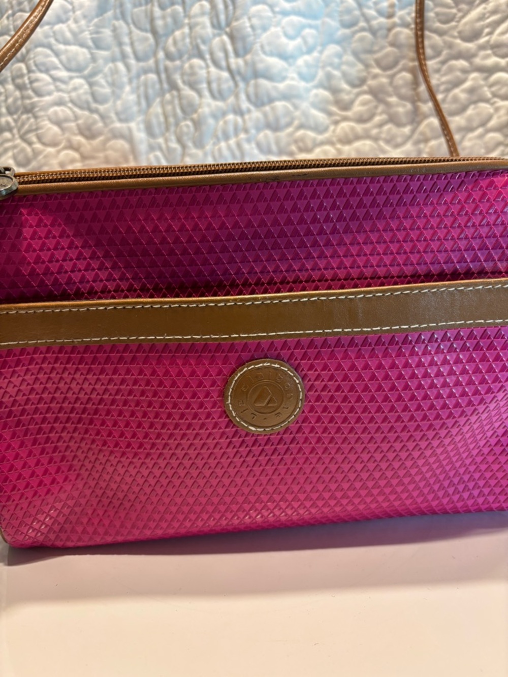 Vintage Liz Claiborne Fuchsia Crossbody Bag with Tan Trim - Picture 2 of 9